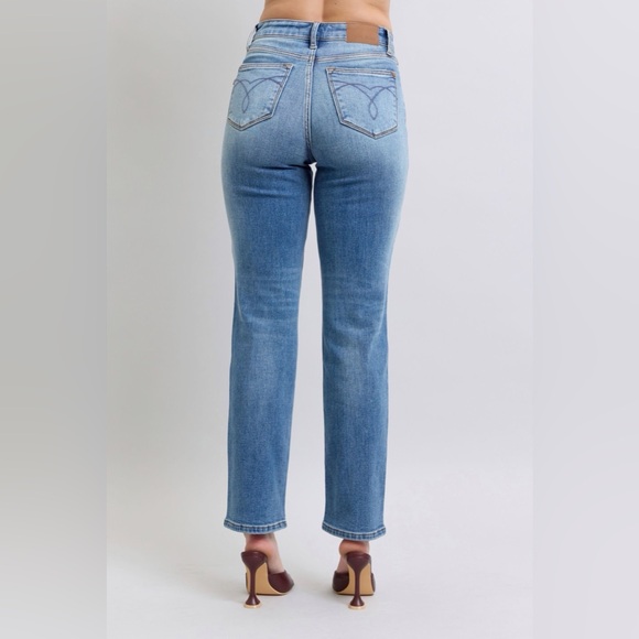 NEW🎉Judy Blue Full Size Wash Thermal Straight Jeans with Pockets ON SALE* - Picture 3 of 10